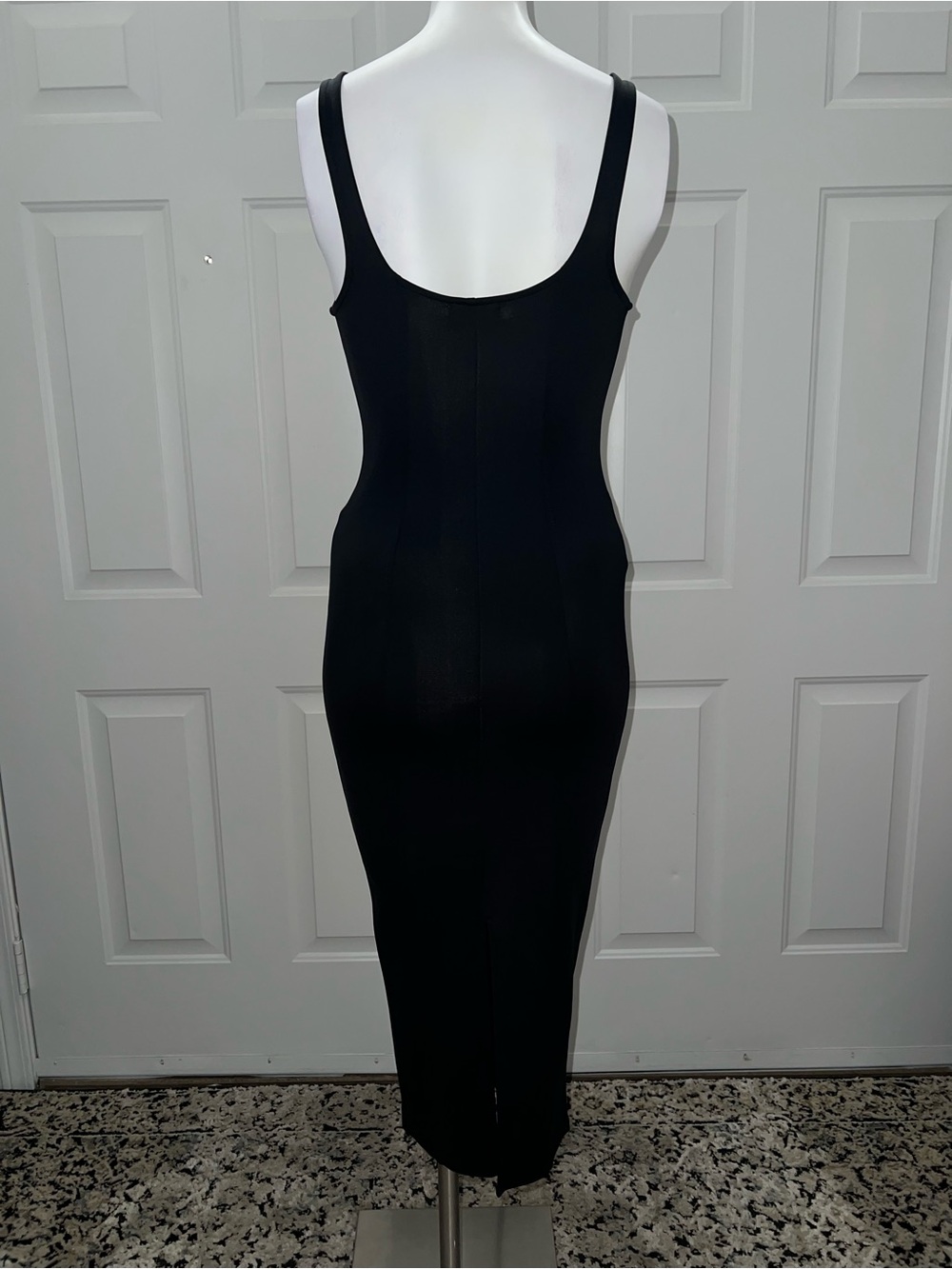 Good American Black Sculpting Midi Dress - Picture 4 of 5